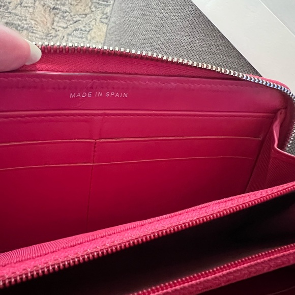 Chanel gusset zip wallet - Picture 12 of 13